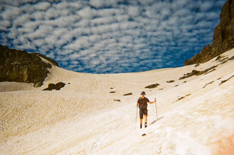 Passage dans la neige au col de Presset