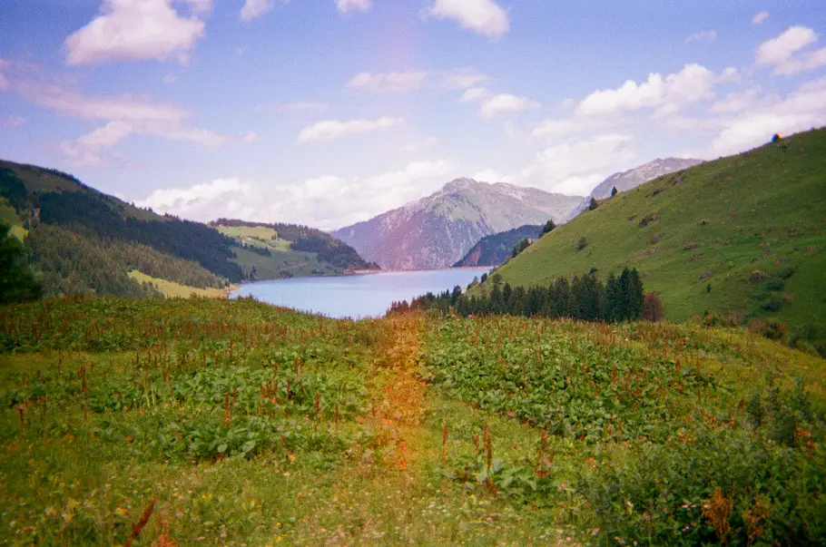 Randonnée autour du lac de Roselend