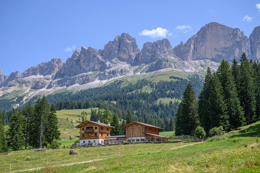 Dolomites, télésiège de Tschein