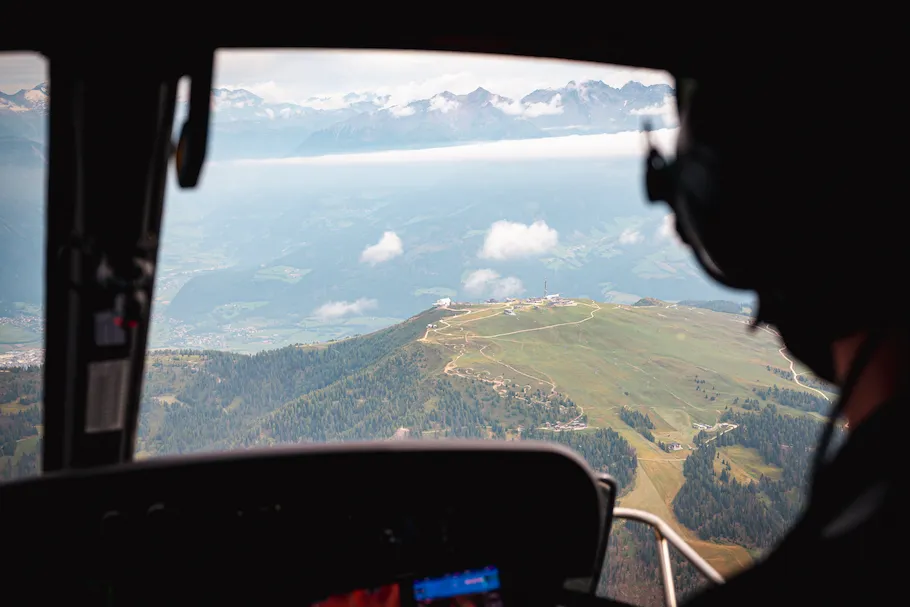 Vol en hélicoptère avec Kronair dans les Dolomites